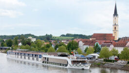 Goway, AMAWaterways to offer Christmas cruise along the Danube